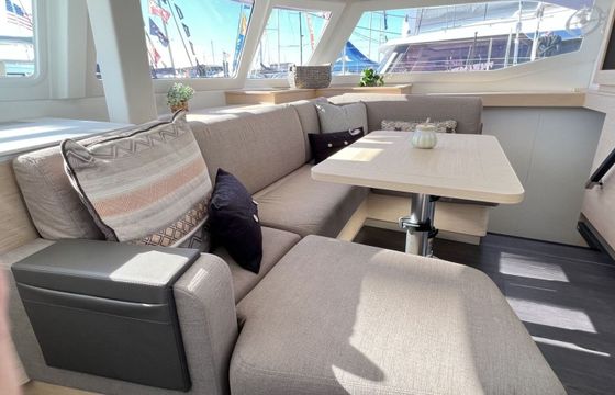 Catamaran Fountaine Pajot 44 13.32m