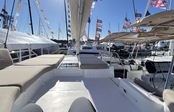Catamaran Fountaine Pajot 44 13.32m