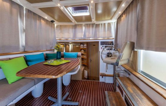 Houseboat Pénichette Flying Bridge 1020 FB