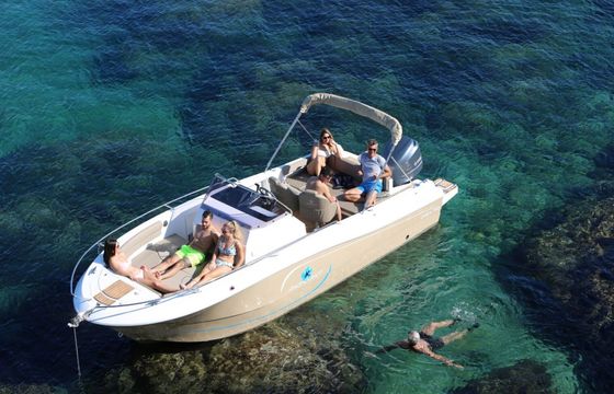 Motorboat Pacific Craft Open 670 200hp