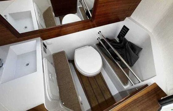 Motorboat Axopar 28 300hp