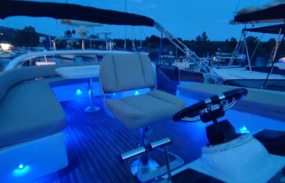 Motor yacht Fairline 55 Squadron 1220hp
