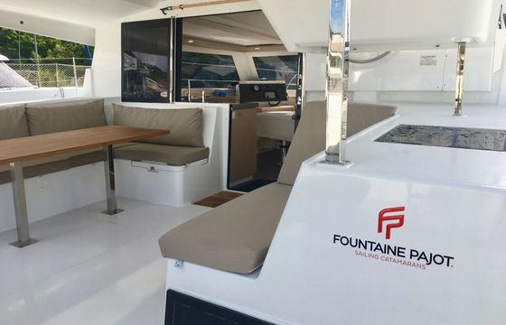 Catamaran Fountaine Pajot Lucia 40 11.73m