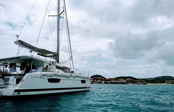 Catamaran Fountaine Pajot Lucia 40 11.73m