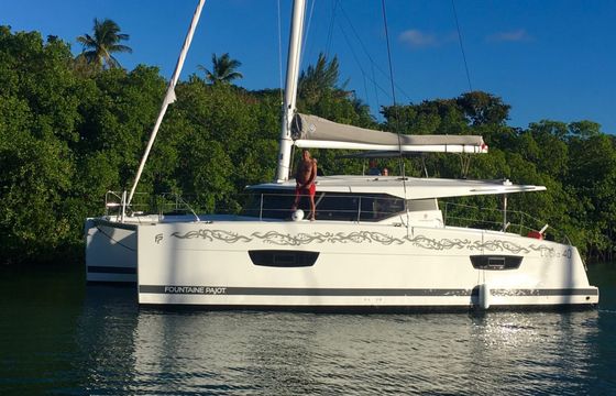 Catamaran Fountaine Pajot Lucia 40 11.73m