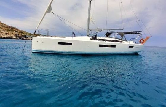 Sailboat Sun Odyssey 440 13m