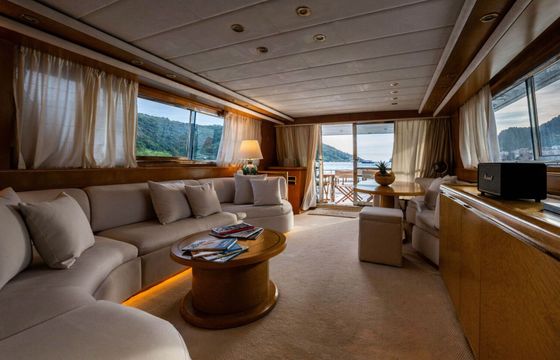 Motor yacht San Lorenzo 22 2400hp