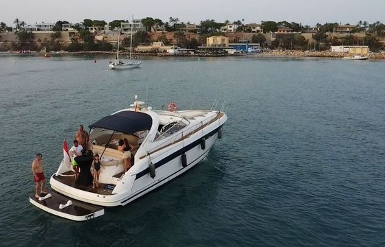 Motorboat Bavaria 42 sport 500hp