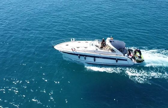 Motorboat Bavaria 42 sport 500hp