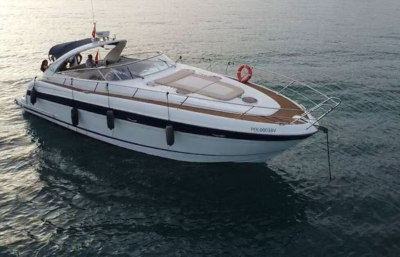 Motorboat Bavaria 42 sport 500hp