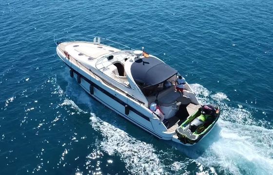 Motorboat Bavaria 42 sport 500hp