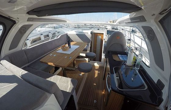 Motorboat Marex 320 Aft Cabin Cruiser 380hp