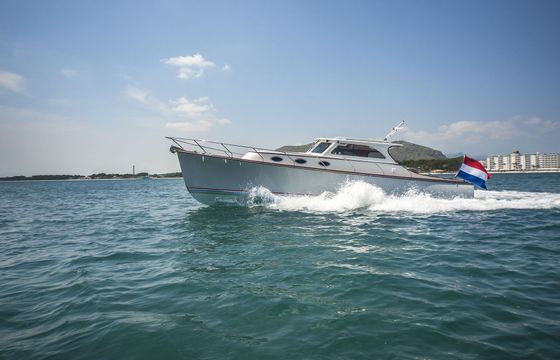 Motorboat Hinckley Talaria 40 630hp