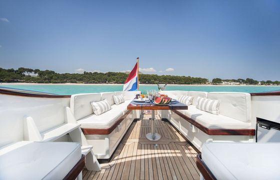 Motorboat Hinckley Talaria 40 630hp