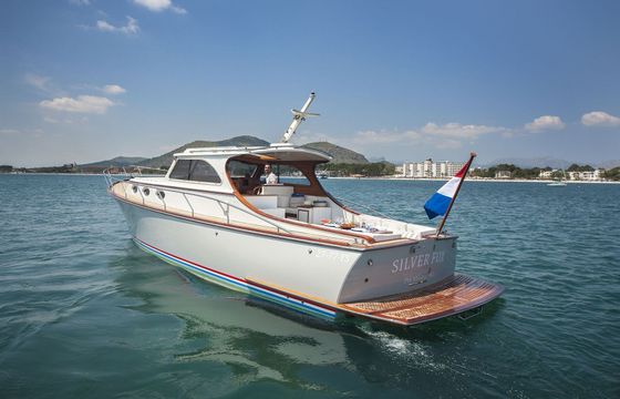 Motorboat Hinckley Talaria 40 630hp