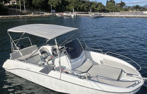 Motorboat FLYER SPACE DECK 6.6 175hp
