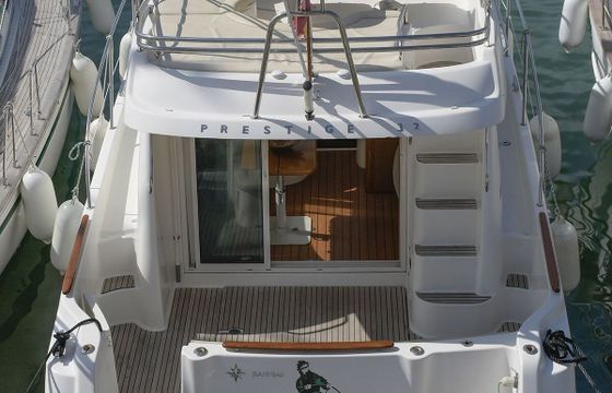 Motorboat JEANNEAU PRESTIGE 32 450hp