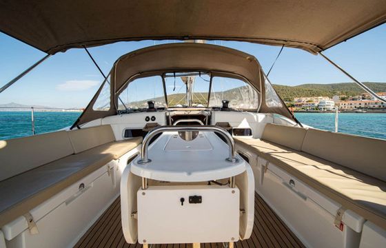 Sailboat Sun Odyssey 519 15m