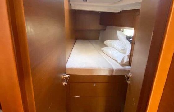 Sailboat Jeanneau Sun Odyssey 519 - 5 + 1 cab. 15m