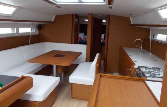 Sailboat Jeanneau Sun Odyssey 519 - 5 + 1 cab. 15m