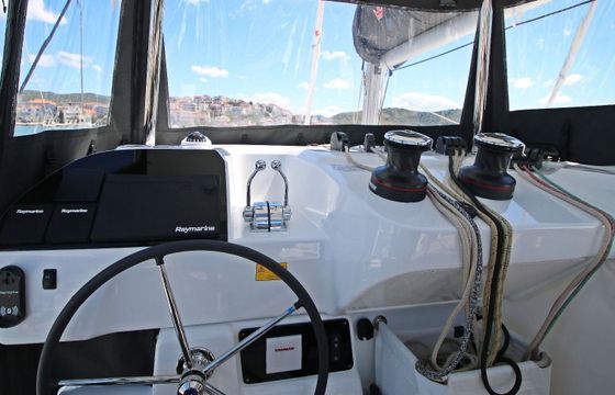 Catamaran Lagoon-Bénéteau Lagoon 43 - 3 + 2 cab. 13m