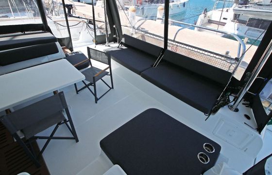 Catamaran Lagoon-Bénéteau Lagoon 43 - 3 + 2 cab. 13m