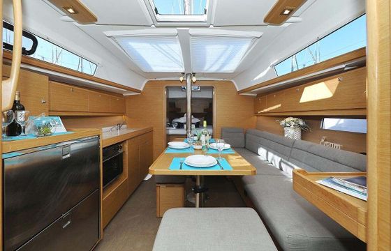 Sailboat Dufour Yachts Dufour 382 GL 11m