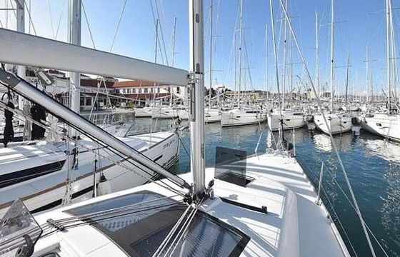 Sailboat Dufour Yachts Dufour 382 GL 11m