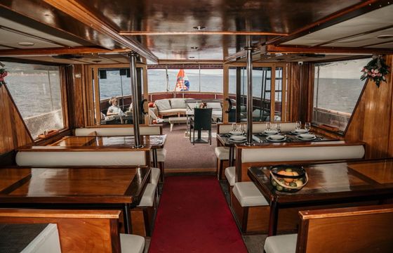 Motorboat Betina Wooden boat 530hp