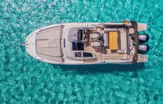 Motorboat Jeanneau Cap Camarat WA 9.0 500hp