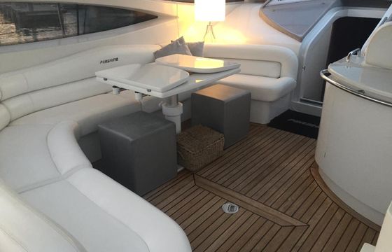 Motorboat Pershing 52 1600hp