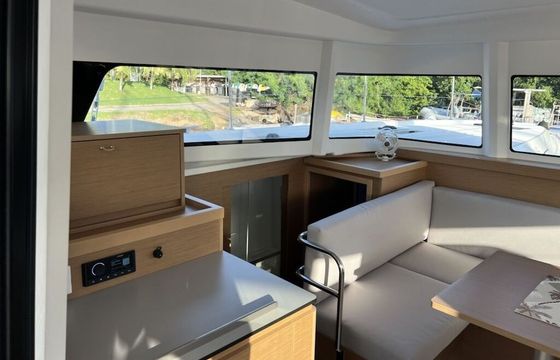 Catamaran EXCESS 11 (4 CAB) 11m