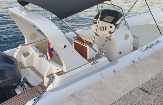 RIB Arista Zara 700 225hp