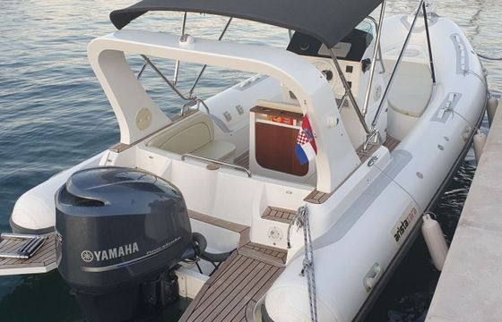 RIB Arista Zara 700 225hp
