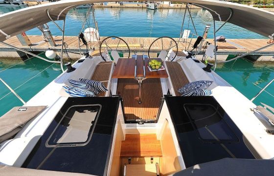 Sailboat Hanse Yachts Hanse 418 - 3 cab. 12.4m