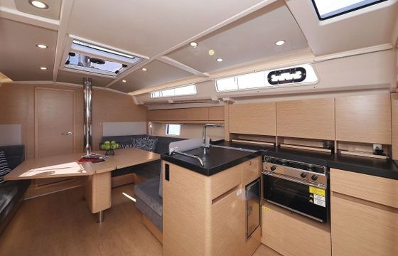 Sailboat Hanse Yachts Hanse 418 - 3 cab. 12.4m