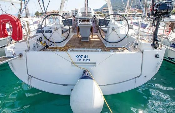 Sailboat Beneteau Oceanis 41.1 12m
