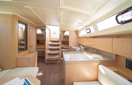 Sailboat Beneteau Oceanis 41.1 12m