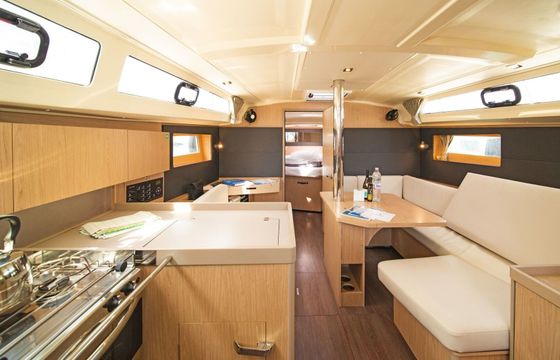 Sailboat Beneteau Oceanis 41.1 12m
