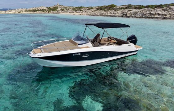 Motorboat Quicksilver Activ 755 Sundeck 250hp