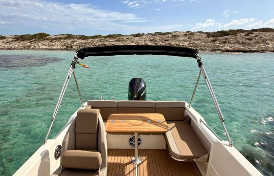 Motorboat Quicksilver Activ 755 Sundeck 250hp