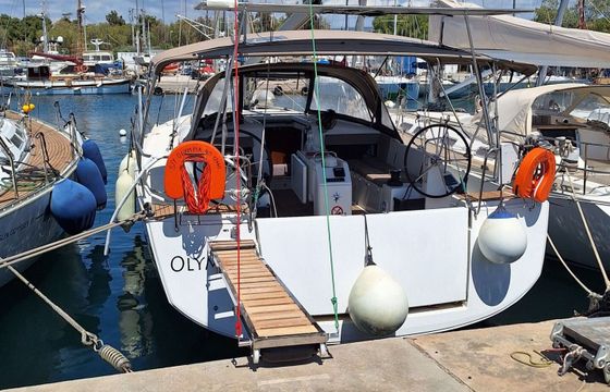 Sailboat Jeanneau Sun Odyssey 440 12m