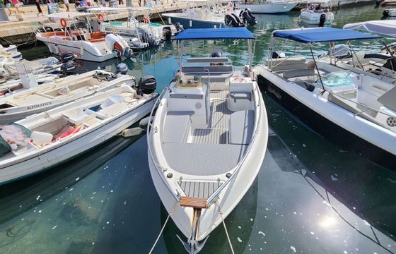 Motorboat Gaia 22 open 200hp