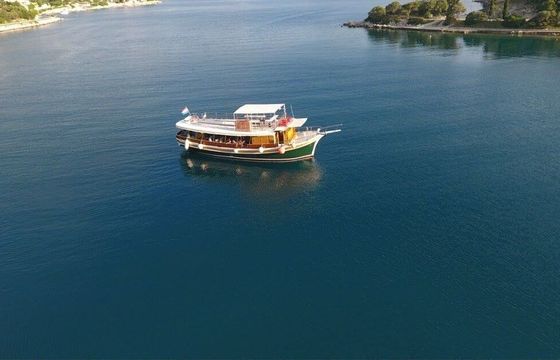 Motor yacht Custom wooden Traditional wooden boat 260hp