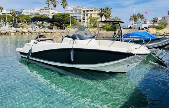 Motorboat Quicksilver Activ 675 Open 150hp