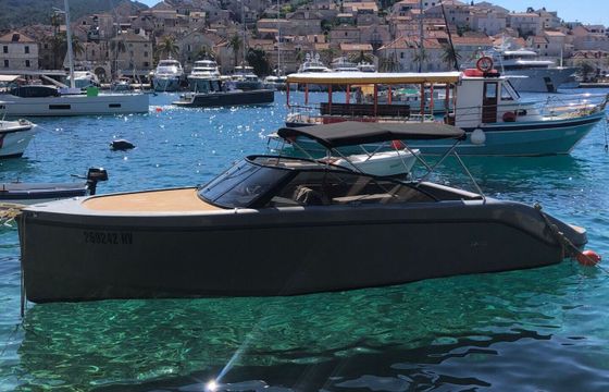 Motorboat Rand Leisure 28 350hp