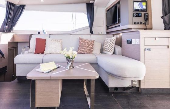 Catamaran Aura 51 15m
