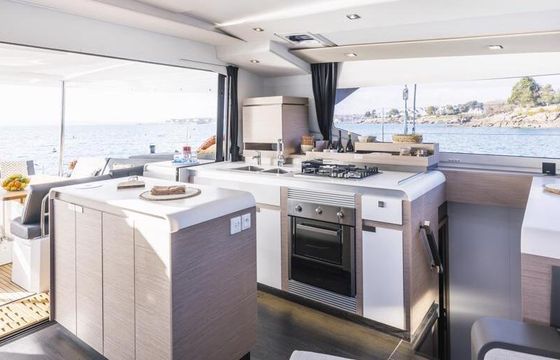 Catamaran Aura 51 15m