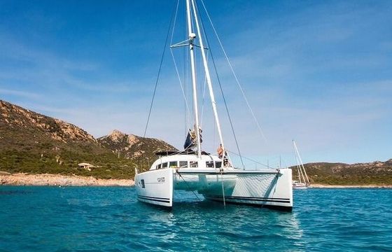 Catamaran LAGOON 410 S2 12.5m