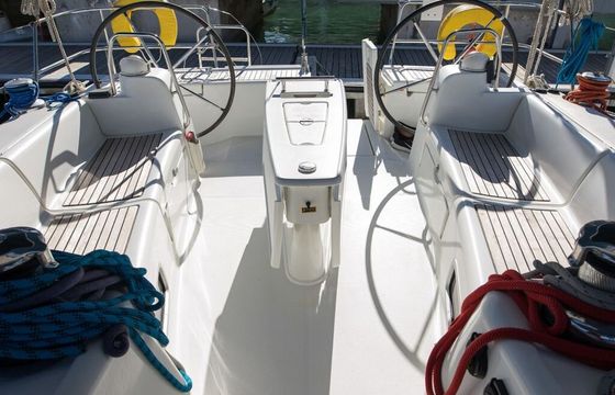 Sailboat Bénéteau Oceanis 50 15.36m